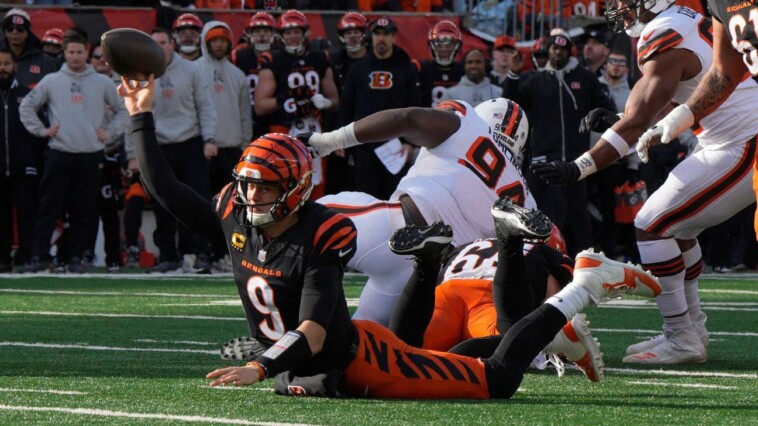 joe-burrow-found-tee-higgins-for-a-td-while-on-the-ground-against-the-browns