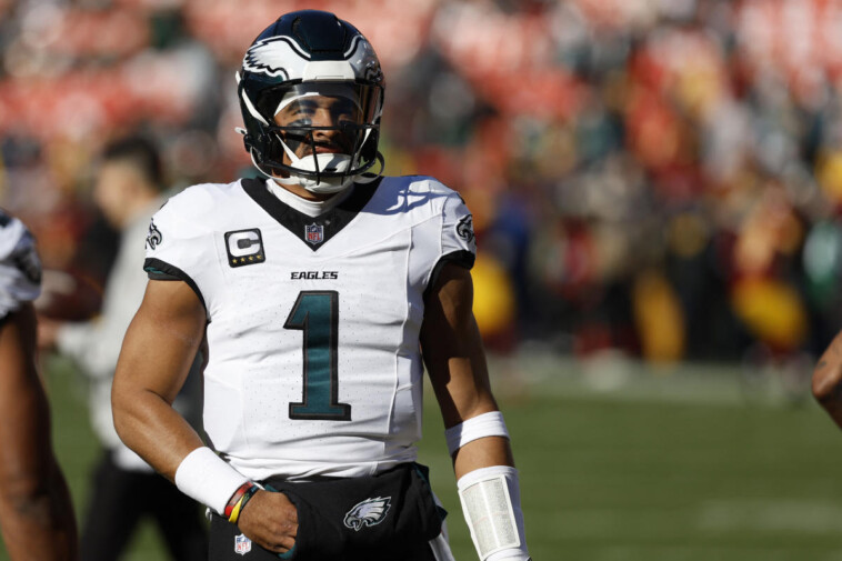 eagles-qb-jalen-hurts-ruled-out-of-game-vs.-commanders-with-concussion,-replaced-by-kenny-pickett