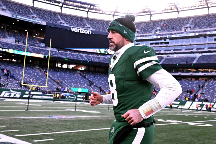 aaron-rodgers-bristles-at-idea-jets-should-have-run-more-in-cold-weather