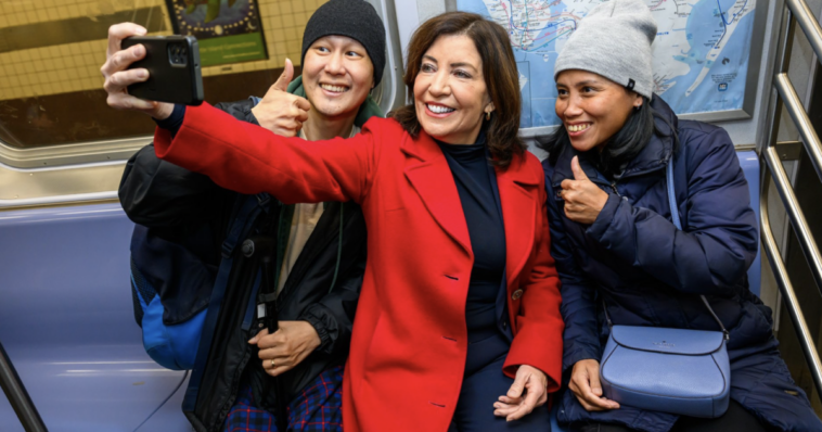 tone-deaf-ny-gov.-kathy-hochul’s-grotesque-timing:-praises-“safety”-of-subway-on-same-day-guatemalan-migrant-allegedly-sets-sleeping-woman-on-fire