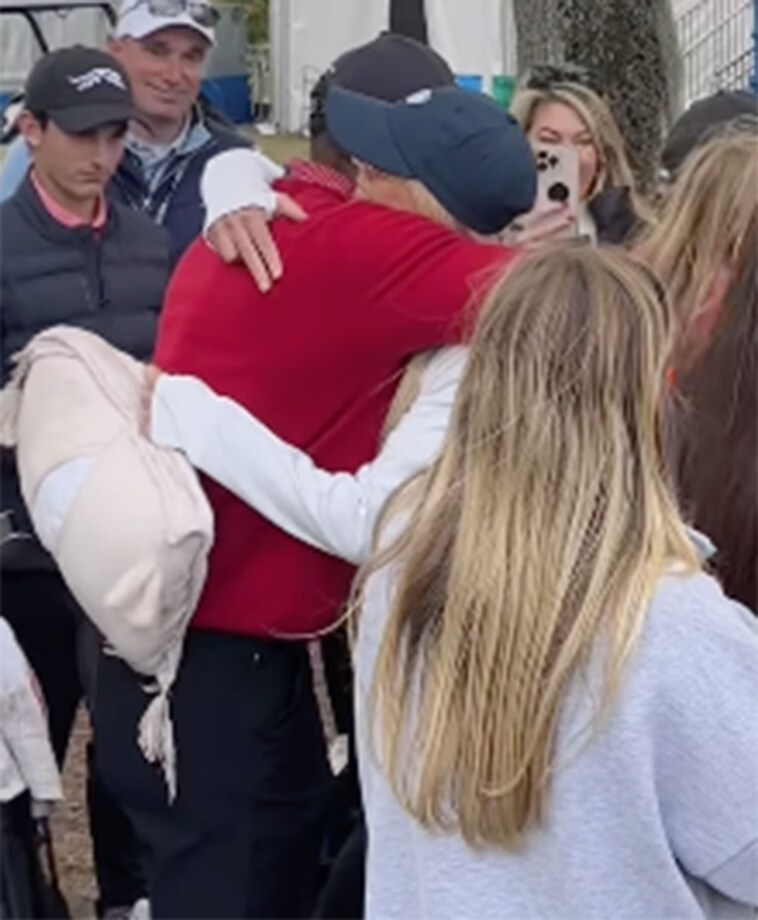 tiger-woods-embraces-ex-wife-elin-nordegren-in-heartfelt-pnc-championship-moment