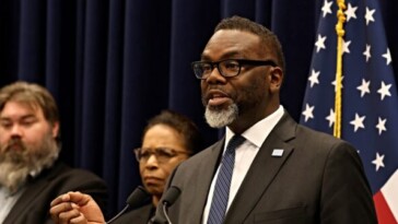 mayor-brandon-johnson’s-chicago-surpasses-550-murders-for-2024