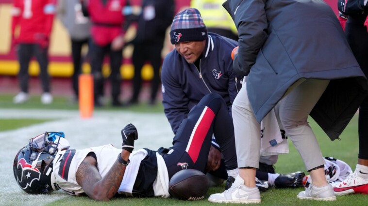 texans-wr-dell-has-torn-acl,-dislocated-kneecap