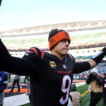 joe-burrow-reveals-why-he-gifted-bengals-linemen-katana-swords:-‘they-wanted-guns’