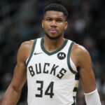 giannis-antetokounmpo,-bucks-miffed-they-were-left-off-nba’s-christmas-day-slate:-‘i’m-pissed’