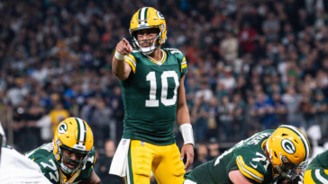 saints-vs.-packers-score,-live-updates:-green-bay-can-wrap-up-a-playoff-berth-with-a-monday-night-football-win-against-new-orleans