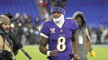 lamar-jackson-plans-to-watch-beyonce-during-ravens-texans-halftime-on-christmas:-‘sorry,-harbaugh’