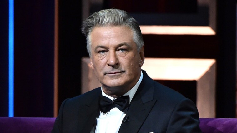 alec-baldwin’s-‘rust’-prosecutors-withdraw-appeal-in-manslaughter-case,-officially-ending-it