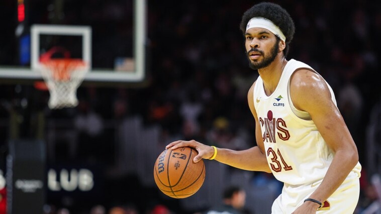 cavs’-jarrett-allen-stuns-fans-with-backward-halfcourt-shot-before-game