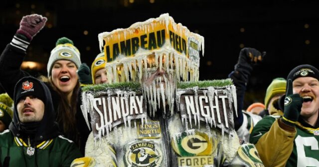 saints-quarterbacks-practiced-inside-a-walk-in-freezer-to-prep-for-frigid-conditions-at-lambeau-field