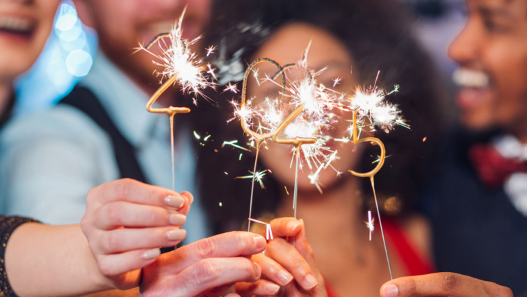 9-items-that-will-help-you-host-an-unforgettable-new-year’s-eve-party