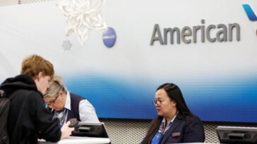 all-american-airlines-flights-grounded-christmas-eve-due-to-system-failure