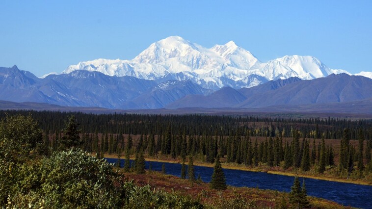 trump-pledges-ditching-denali-in-favor-of-mt.-mckinley,-but-alaska-senators-pan-plan:-‘awful-idea’