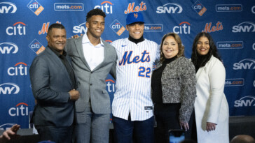 mets-giving-much-more-than-a-suite-to-juan-soto’s-family