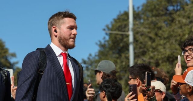 texas-qb-quinn-ewers-shows-support-for-president-elect-trump-before-historic-bowl-game