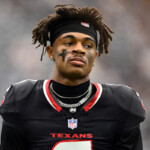 texans-wr-tank-dell-reportedly-tore-lcl,-mcl-and-damaged-meniscus-in-addition-to-acl-tear,-dislocation-of-injured-left-knee