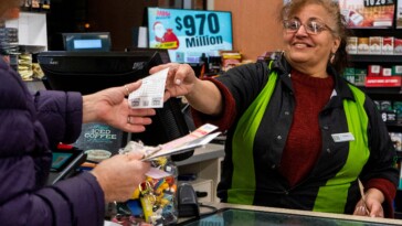 new-yorkers-dreaming-of-a-green-christmas-as-mega-millions-jackpot-soars-to-whopping-$1b-on-holiday-drawing