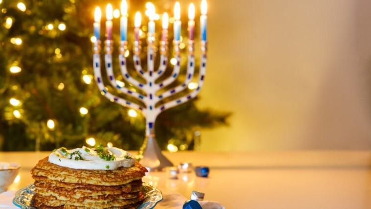 ‘chrismukkah’-celebration-combines-foods-of-christmas-and-hanukkah