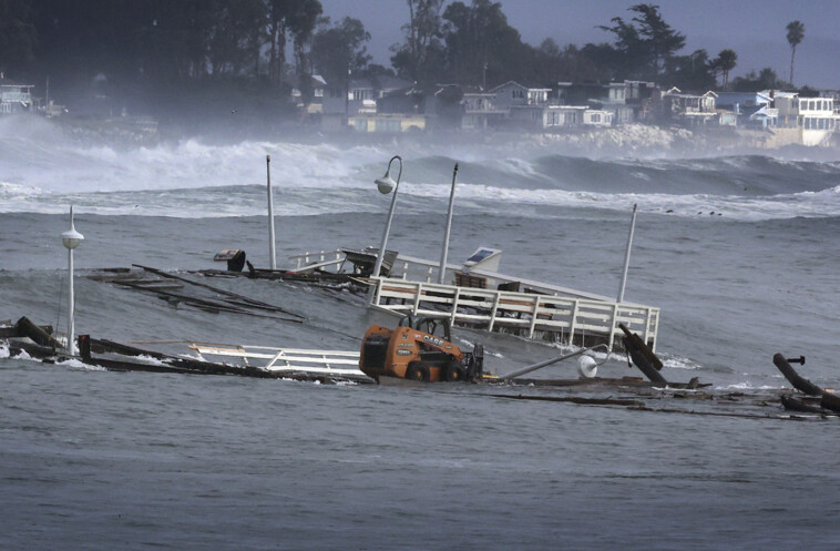 stunning-images-show-santa-cruz-wharf-collapse-into-sea-as-deadly-storm-turns-pier-into-splinters