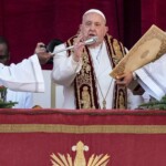 pope-francis-addresses-ukraine,-middle-east-in-christmas-day-message:-‘may-the-sound-of-weapons-be-silenced’