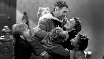 ‘it’s-a-wonderful-life’-child-star-suffered-a-series-of-tragedies-after-bringing-classic-holiday-film-to-life