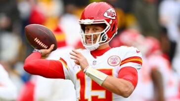 patrick-mahomes-to-xavier-worthy-opens-scoring,-but-penalty-proves-costly