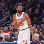 mikal-bridges-saves-knicks-from-grinch-victor-wembanyama-in-christmas-thriller