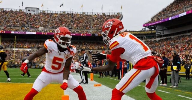 watch:-chiefs’-xavier-worthy-penalized-after-bizarre-end-zone-celebration