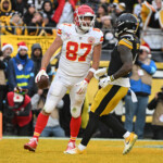 travis-kelce-had-a-christmas-to-remember-with-history,-cake-and-‘happy-gilmore-2’