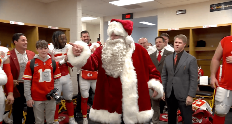 andy-reid-dons-santa-suit-to-celebrate-chiefs’-christmas-win