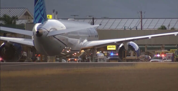 dead-body-found-in-wheel-well-of-plane-at-maui-airport