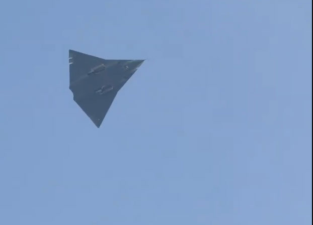 alarming-videos-show-possible-new-chinese-stealth-jet-—-which-could-indicate-unveiling-of-6th-generation-fighter