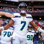 seahawks-vs.-bears-score,-live-updates:-seattle-needs-a-win-to-keep-playoff-hopes-alive-in-final-thursday-night-football-game-of-the-year