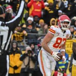 chiefs-great-tony-gonzalez-vows-to-pay-travis-kelce’s-fine-after-record-breaking-touchdown