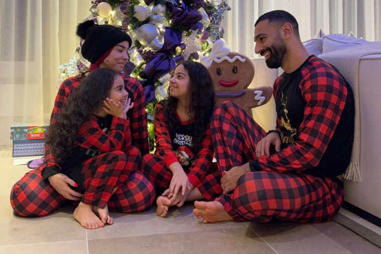 soccer-superstar-mohamed-salah-causes-uproar-with-sweet-family-christmas-photo