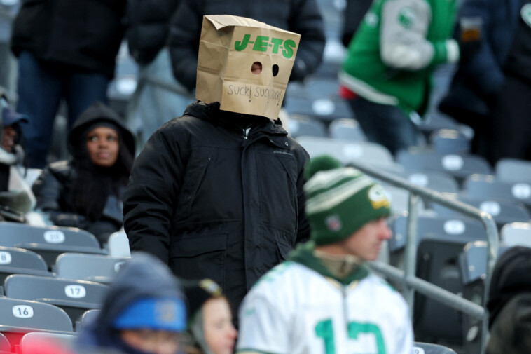 jets-and-giants-fans-deserve-better-than-an-empty-january-—-but-not-everyone-is-missing-out