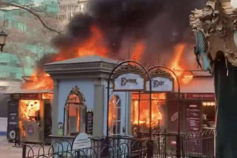 fire-erupts-at-bryant-park’s-holiday-market-in-nyc