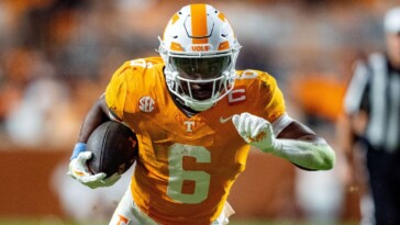 vols’-record-setting-rb-sampson-entering-draft