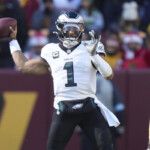 eagles-rule-qb-jalen-hurts-out-vs.-cowboys-due-to-a-concussion