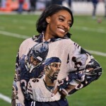 simone-biles-sports-custom-jonathan-owens-outfit-to-bears’-final-home-game