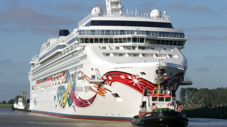 man-on-vacation-with-family-goes-overboard-on-norwegian-cruise-ship-in-bahamas