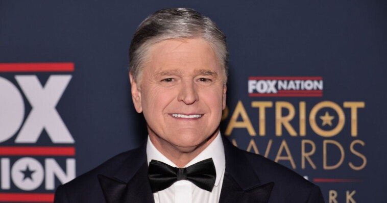 hannity-goes-public-with-christmas-engagement-to-fox-star-–-‘beautiful-couple’