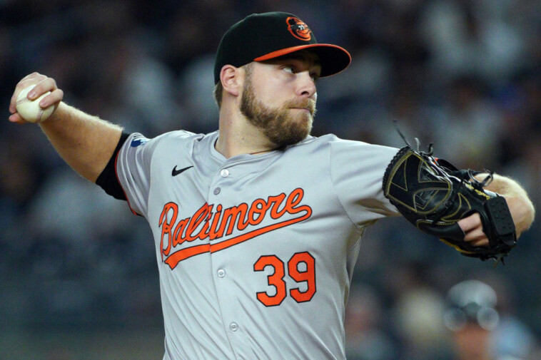 corbin-burnes-reportedly-agrees-to-6-year,-$210-million-contract-with-diamondbacks