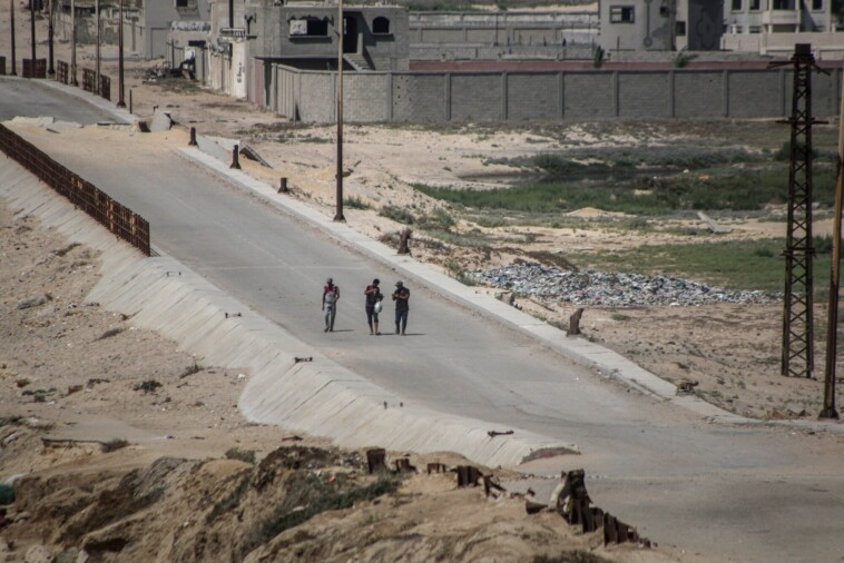 idf-steadily-expanding-presence-in-temporary-gaza-buffer-zone:-report