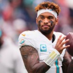 dolphins-downgrade-tua-to-doubtful-with-hurt-hip