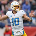 chargers’-derius-davis-reels-in-pretty-td-pass-from-justin-herbert