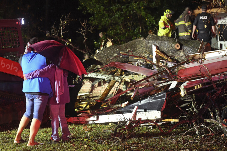 tornadoes-touch-down-in-texas-and-mississippi,-killing-2-and-injuring-6-others