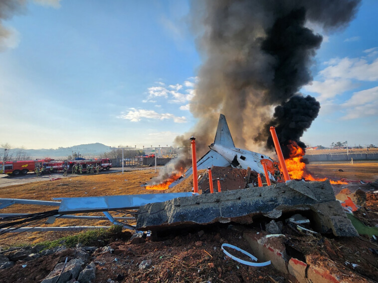 jeju-air-passenger’s-haunting-final-text-revealed-before-plane-crashed-in-south-korea,-killing-179-people