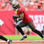 mike-evans’-2-tds-give-bucs-big-lead-vs.-panthers