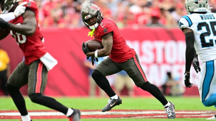 mike-evans’-2-tds-give-bucs-big-lead-vs.-panthers